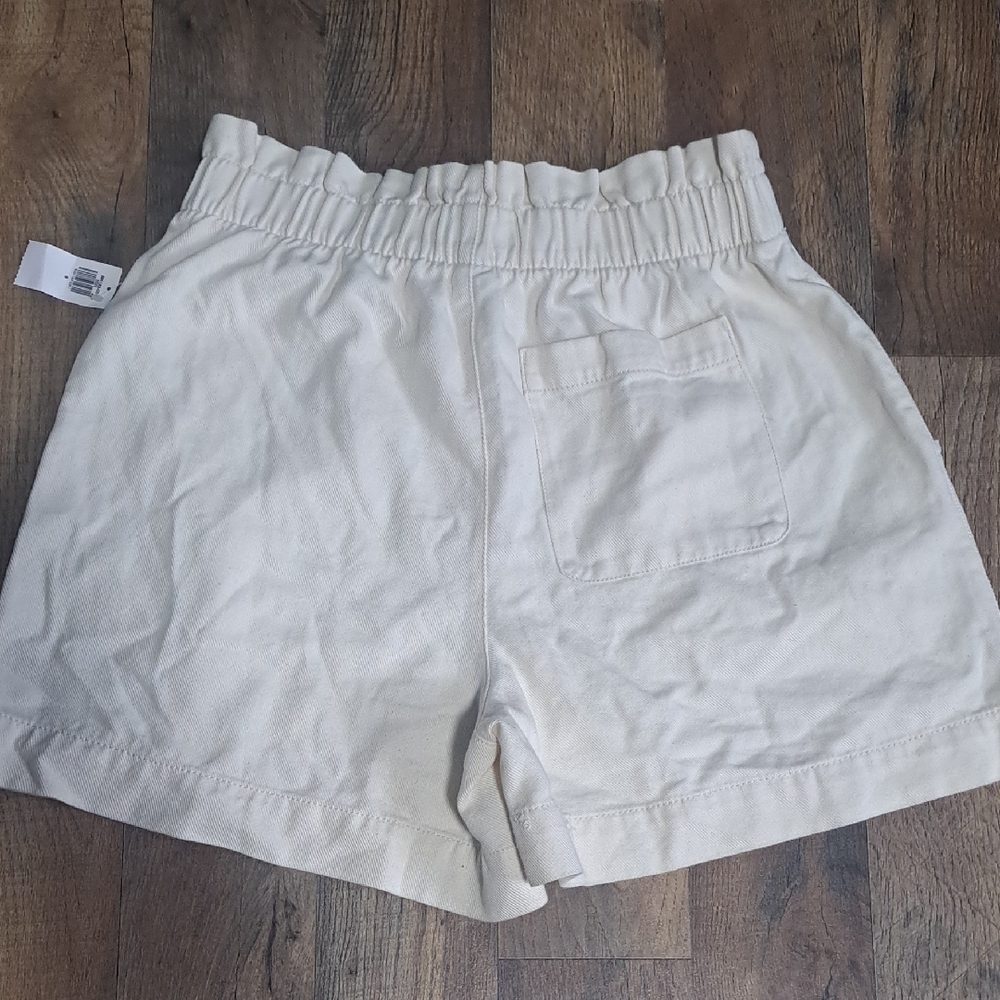 Old Navy Cream Extra High Rise Tie-Waist Shorts Size Small New - Picture 4 of 4